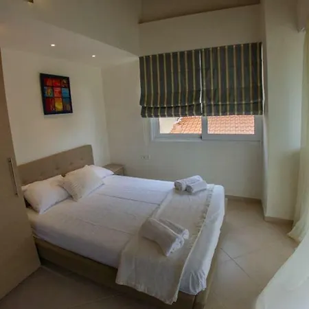 Agamemnon's In Ormos Panagias Apartment
